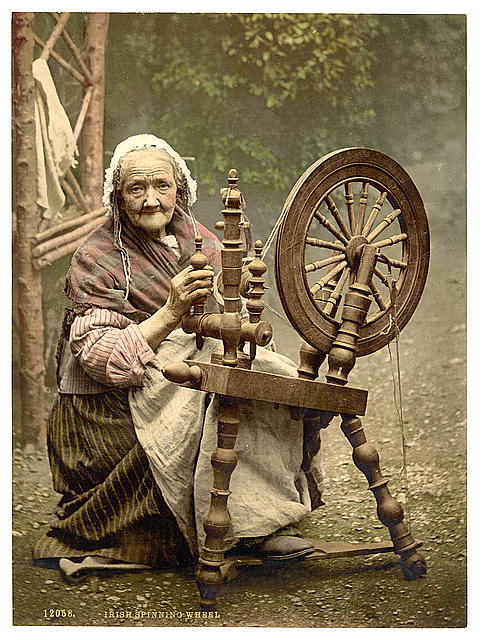 irish-spinning-wheel09892r